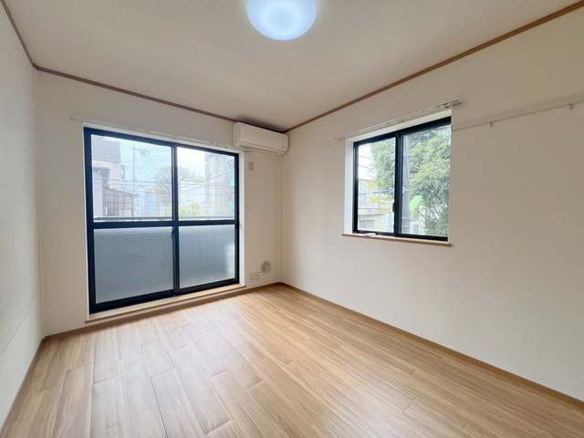 ハイメック上馬の居間・リビング|★明るいフローリングの角部屋です★