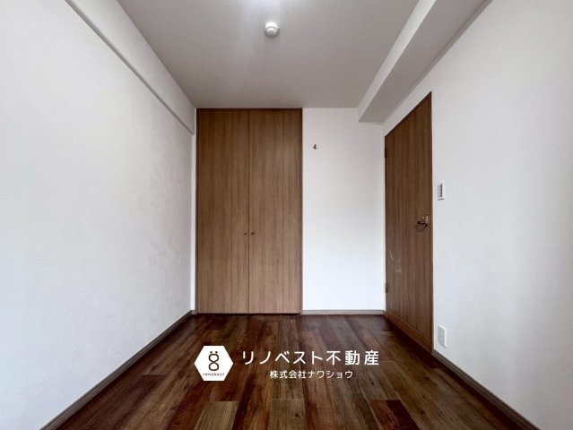 ディオフェルティ石切の洋室|約6.0帖のシンプルな洋室。家具のレイアウトがしやすい間取りです♪