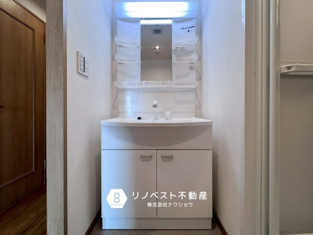 ディオフェルティ石切の独立洗面台|シンプルな洗面台です◎収納も付いており、使い勝手が良いです♪