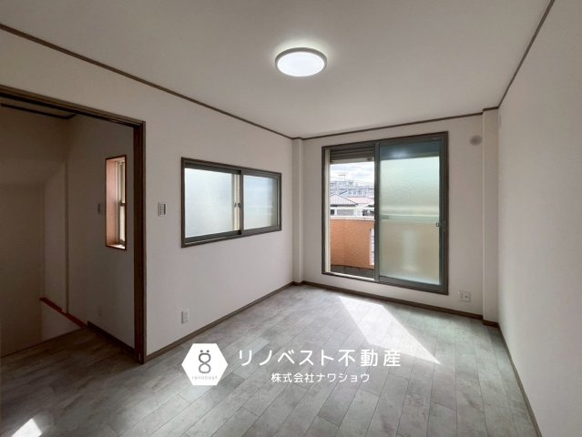 東大阪市源氏ケ丘の洋室|家具のレイアウトがしやすい長方形の間取りです♪