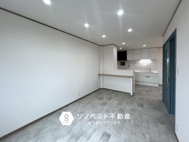 東大阪市源氏ケ丘の居間・リビング|リノベーション専門店によるリノベ物件のため、内装がお洒落です◎安心の鉄骨造！