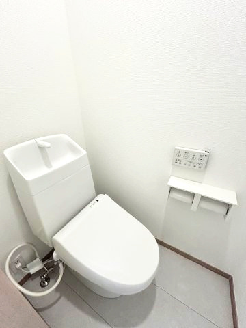 三木市緑が丘町中1丁目　A号棟のトイレ