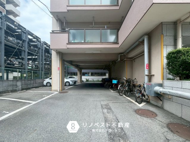 PSライフの駐車場|【リノベスト不動産】テナント（事業用）物件のご紹介も可能です。事務所移転・新規開業等お気軽にご相談ください♪