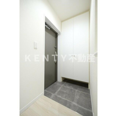 【玄関】 | ＯＮＥ　ＲＯＯＦ　ＦＬＡＴ　ＴＯＧＯＳＨＩ | 収納もある玄関です