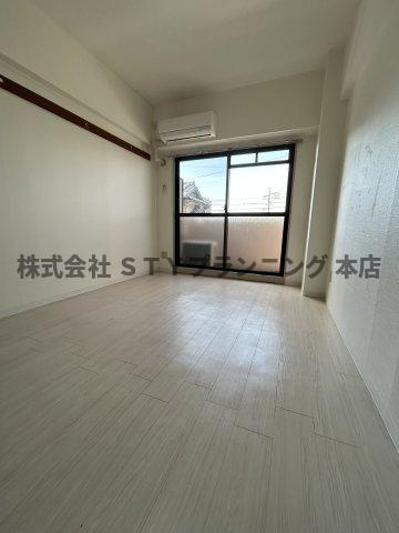 仲介手数料０円！加島ハイツの居間・リビング