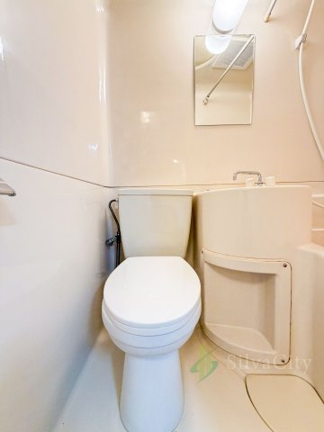 向島マンションの浴室|トイレ　※現況は3点ユニットですが新規2点ユニットに変更、トイレは独立となります！