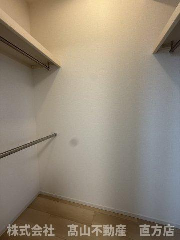 直方市大字感田のアパートの収納