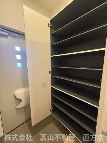 直方市大字感田のアパートの収納