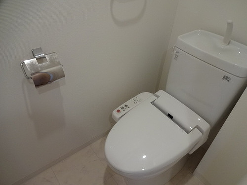 サンクタス・リビオ学園大和　花のみちのトイレ|トイレ　　※前回募集時／２０１９年５月の写真