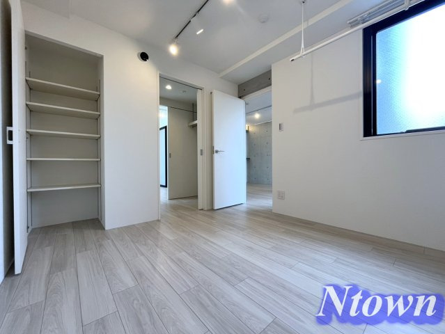 【居間・リビング】 | quador noie 今池 | こちらのリビングで趣味の時間をお楽しみください