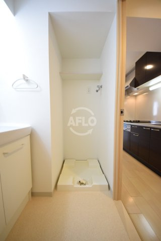 アーバンフラッツ心斎橋の洗面所|La Douceur心斎橋（ラドゥセール心斎橋）　洗濯機置き場