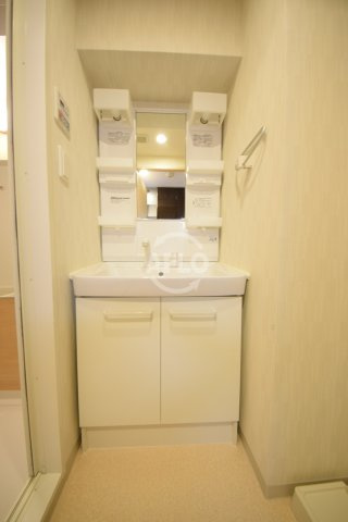 アーバンフラッツ心斎橋の独立洗面台|La Douceur心斎橋（ラドゥセール心斎橋）　独立洗面台