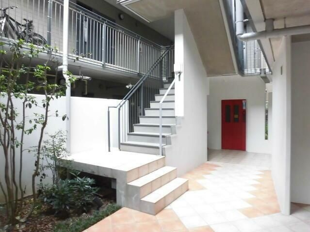 コスモリード駒沢大学のロビー