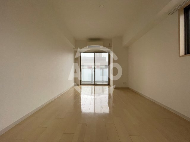 アーバンフラッツ心斎橋の居間・リビング|La Douceur心斎橋（ラドゥセール心斎橋）　洋室