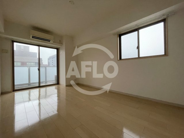 アーバンフラッツ心斎橋の居間・リビング|La Douceur心斎橋（ラドゥセール心斎橋）　洋室