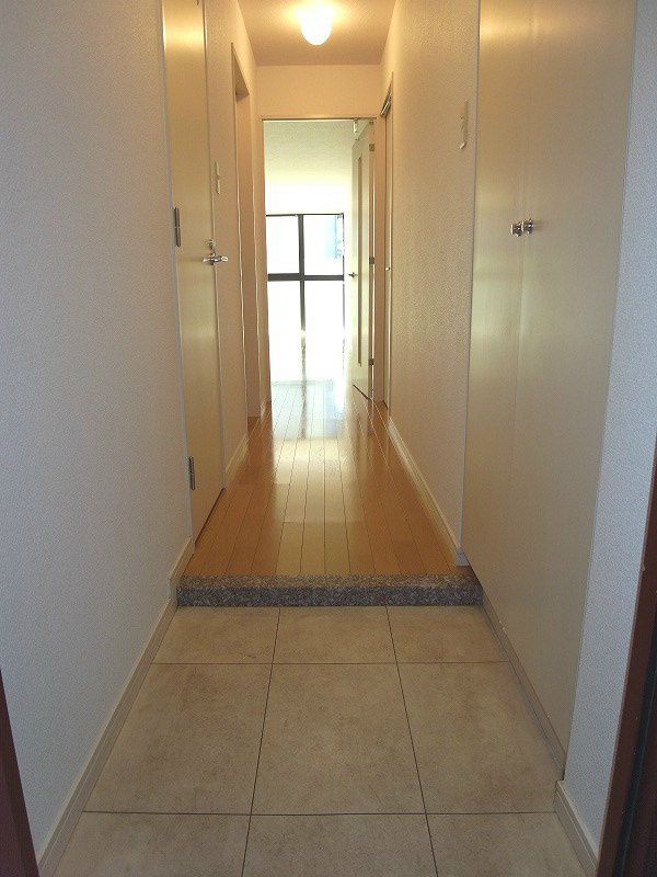 ラフィネＳ国分寺の玄関