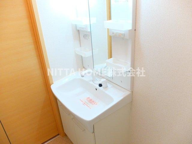 スウィートレジデンス２番館の洗面所|シャワー付き洗面台を設置◆