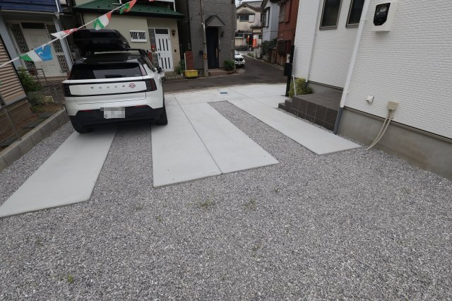 《仲介手数料無料》富士見市上沢３丁目8-21新築一戸建て2期FiTの駐車場|車種によりますが3台駐車できます。