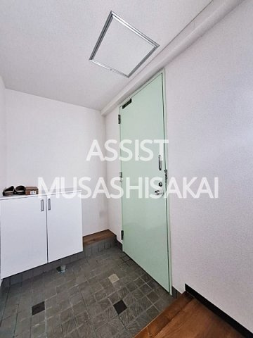 レスポワール武蔵野の玄関