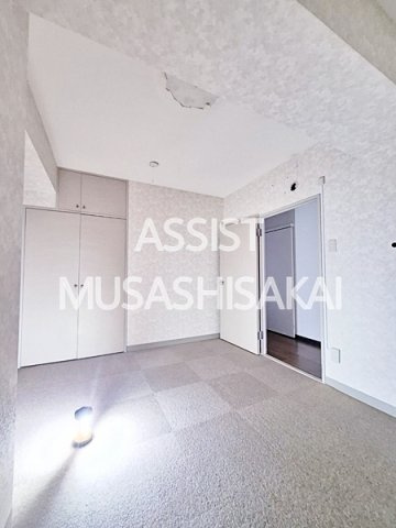 レスポワール武蔵野の洋室