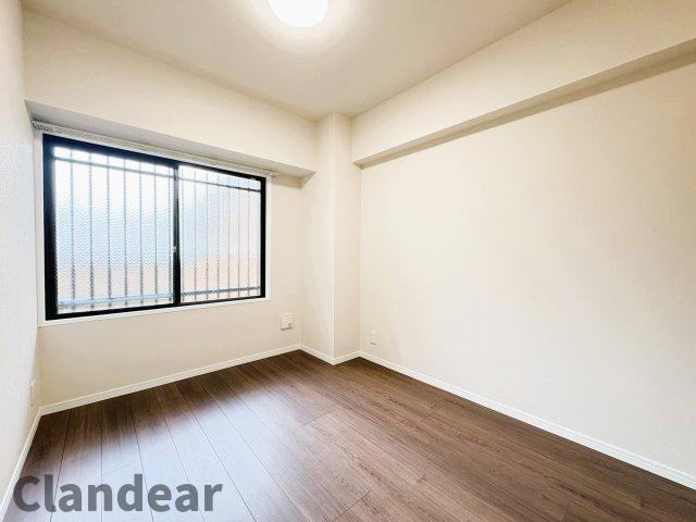 ライオンズマンション小岩第５の洋室|ドキドキの新生活も、安心してスタート。ぴったりの住まいを見つけませんか？クランディアが一緒に住まい選びをサポートします‼　まずは、お気軽にお問合せください　＃クランディア