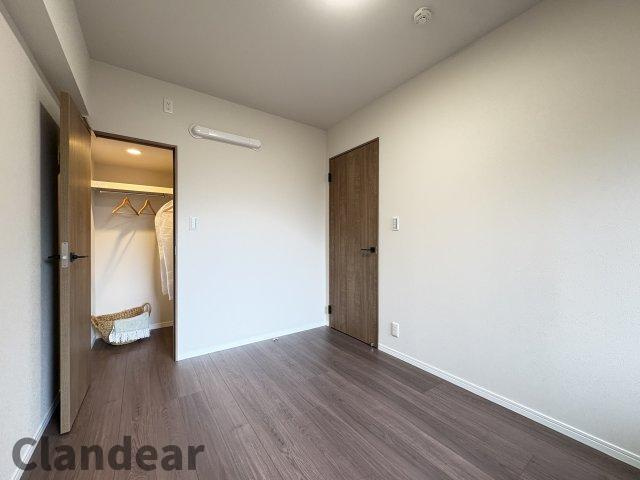 ライオンズマンション小岩第５の洋室|ドキドキの新生活も、安心してスタート。ぴったりの住まいを見つけませんか？クランディアが一緒に住まい選びをサポートします‼　まずは、お気軽にお問合せください　＃クランディア