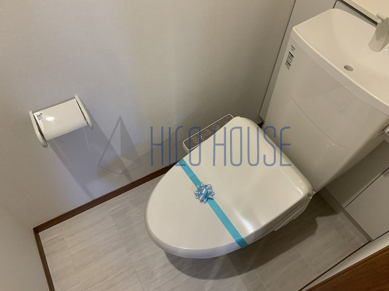 中新田戸建貸家　C棟のトイレ