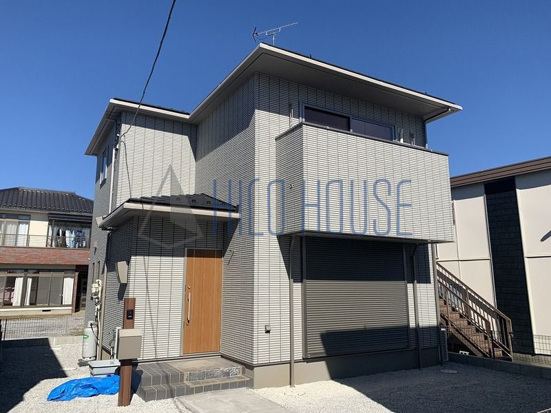 中新田戸建貸家　C棟の玄関