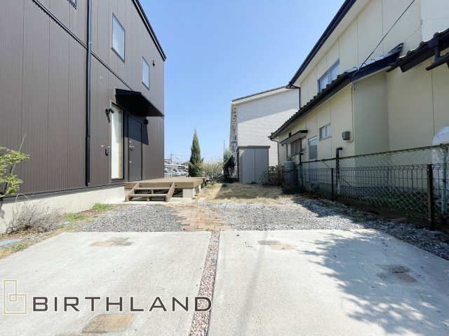 大槻町小山田　BESS施工の中古戸建て の外観|駐車スペース