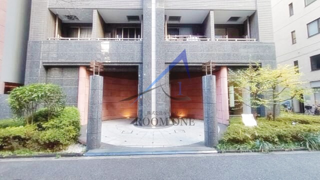 パレステュディオ新宿御苑駅前のエントランス|エントランスです。