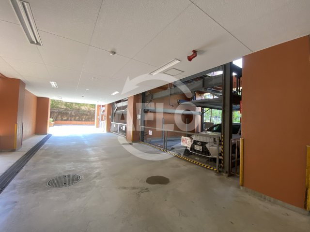 ファミール上町台パークサイド　中央小学校区の駐車場|ファミール上町台パークサイド　駐車場