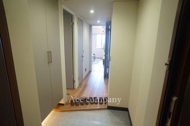 【玄関】 | ザ・上本町タワー | トールサイズのシューズボックス付きです♪