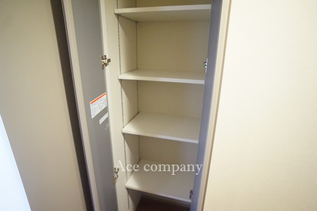 【収納】 | ザ・上本町タワー | 廊下にある収納です♪