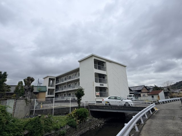 鳴戸マンション