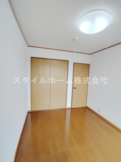 【寝室】 | コーポ鈴森A棟 | 開放的な寝室です