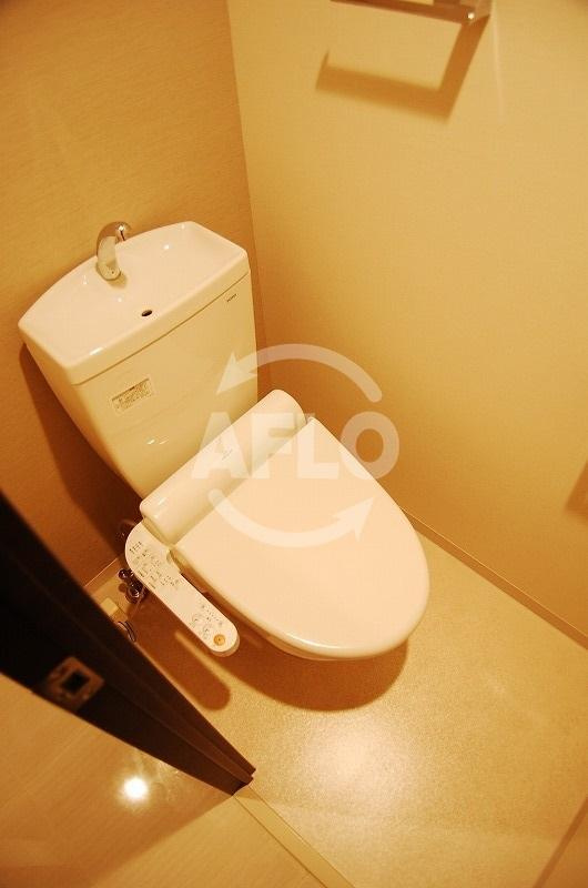 エスライズ東心斎橋のトイレ|ウォシュレット付き
