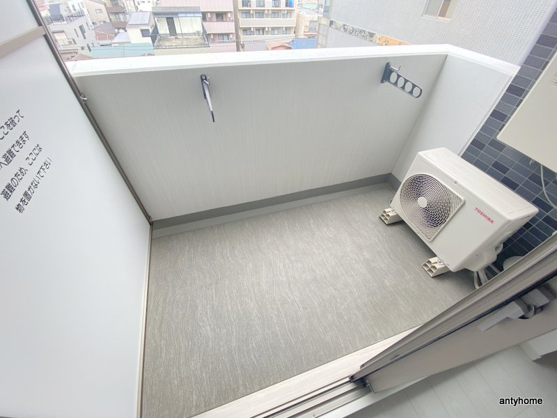 ライブカーサ上新庄　仲介手数料無料のバルコニー