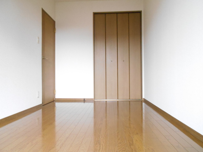 ラ・ポワール　Ａの洋室