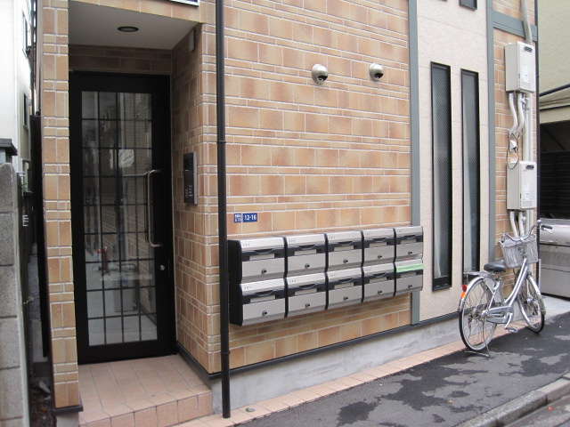 アーバンプレイス新宿都庁前 のエントランス|落ち着いたエントランスです
