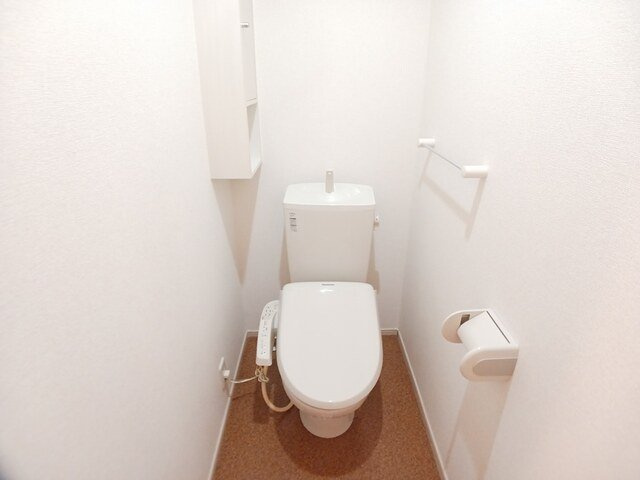 コンフィエのトイレ|落ち着いたトイレです