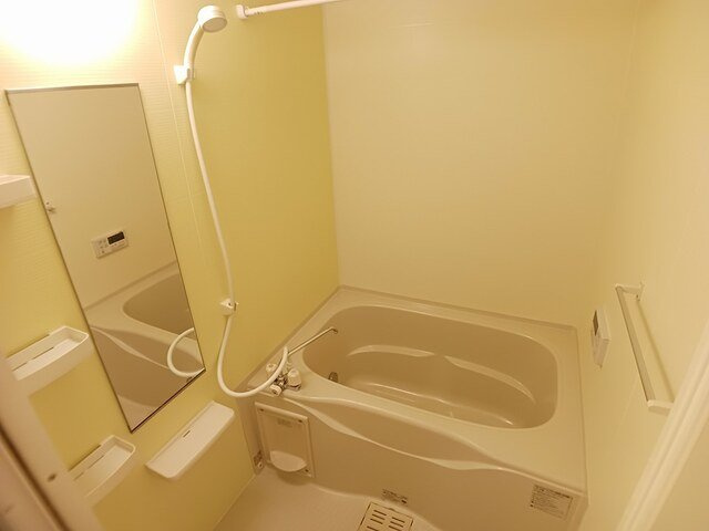 コンフィエの浴室|落ち着いた空間のお風呂です