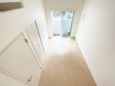 【居間・リビング】 | ガーデンオアシス | 洋室のお部屋です。
