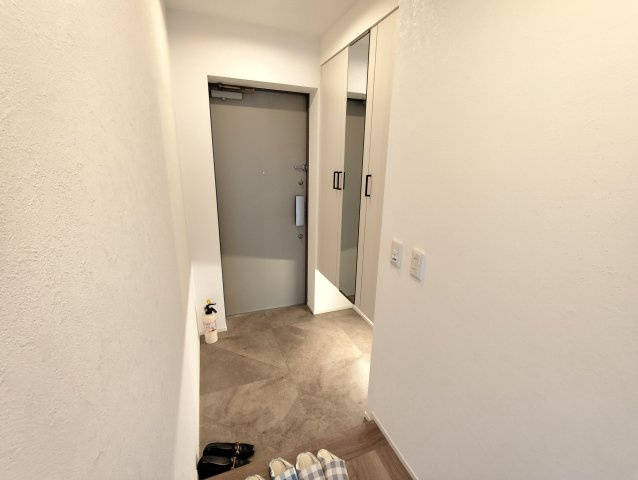 プラウド新小岩の玄関