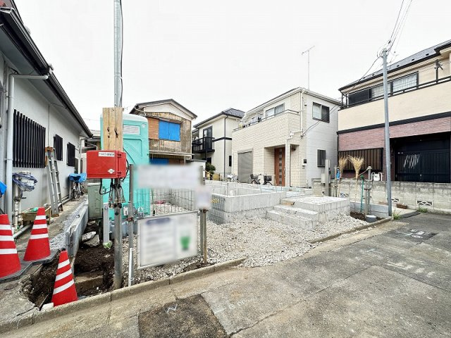 【外観】 | 朝霞市宮戸4丁目　新築一戸建住宅　全1棟　(丸井志木店) | 現地（2026年4月）撮影／2SLDK＋カースペース付きで暮らしやすい間取り