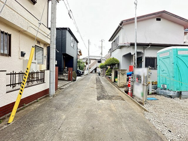 【前面道路含む現地写真】 | 朝霞市宮戸4丁目　新築一戸建住宅　全1棟　(丸井志木店) | 現地（2026年4月）撮影／家族との会話が弾む対面キッチン