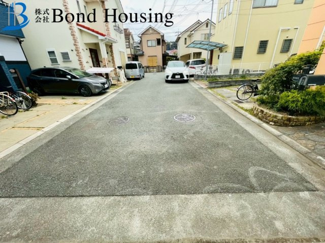 「カーポートあり」「3階建」二見町福里　築22年の駐車場