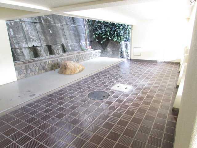 西宝仁川マンションのロビー