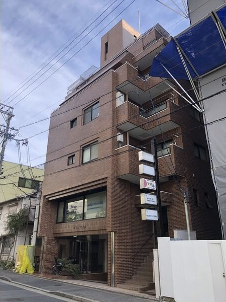 泉ロイヤルビル