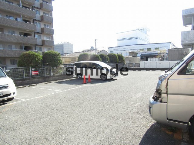 アメニテブィワの駐車場