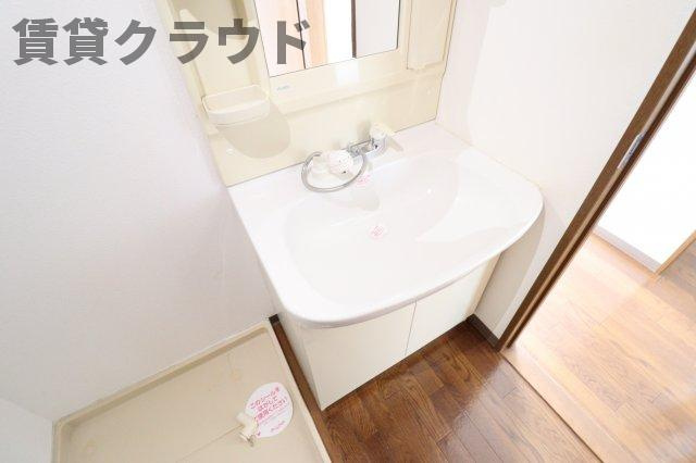 パールハイツ蘇我Ⅰの洗面所|落ち着いた色調のトイレです